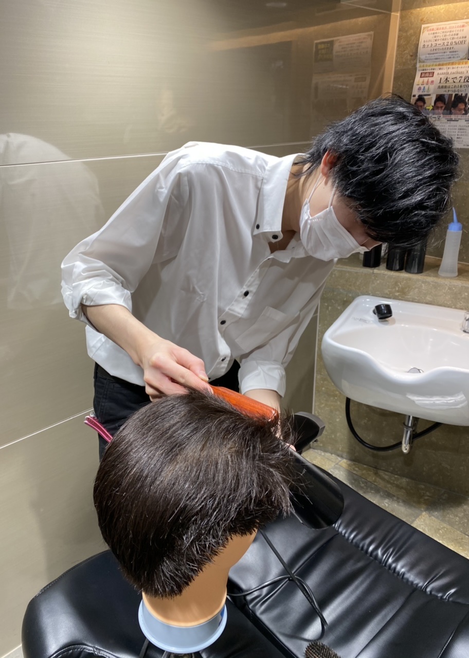 ヒロ銀座八重洲店の裏側 ブログ Hiro Ginza 東京駅八重洲店 高級理容室 床屋 ヒロ銀座ヘアーサロン
