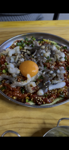 【新大久保グルメ】初めての“生きタコ”体験！クセになる新食感が楽しすぎた