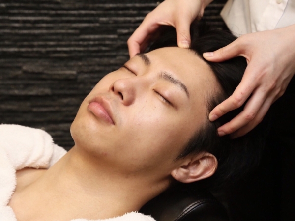  乾燥する冬の頭皮に。大人の男性こそヘッドスパ習慣