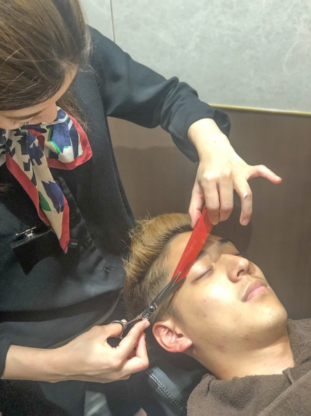 メンズグルーミングサロンとは、 ＜Japanese barber shop in Singapore＞