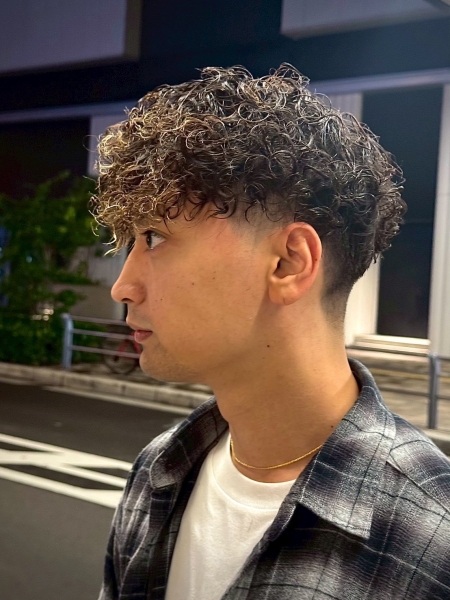 男らしさが完成するフェードパーマ