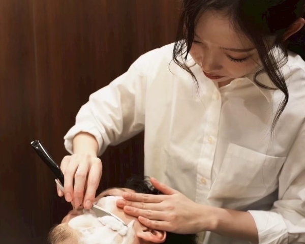 顔の疲れを取る男のフェイシャル習慣