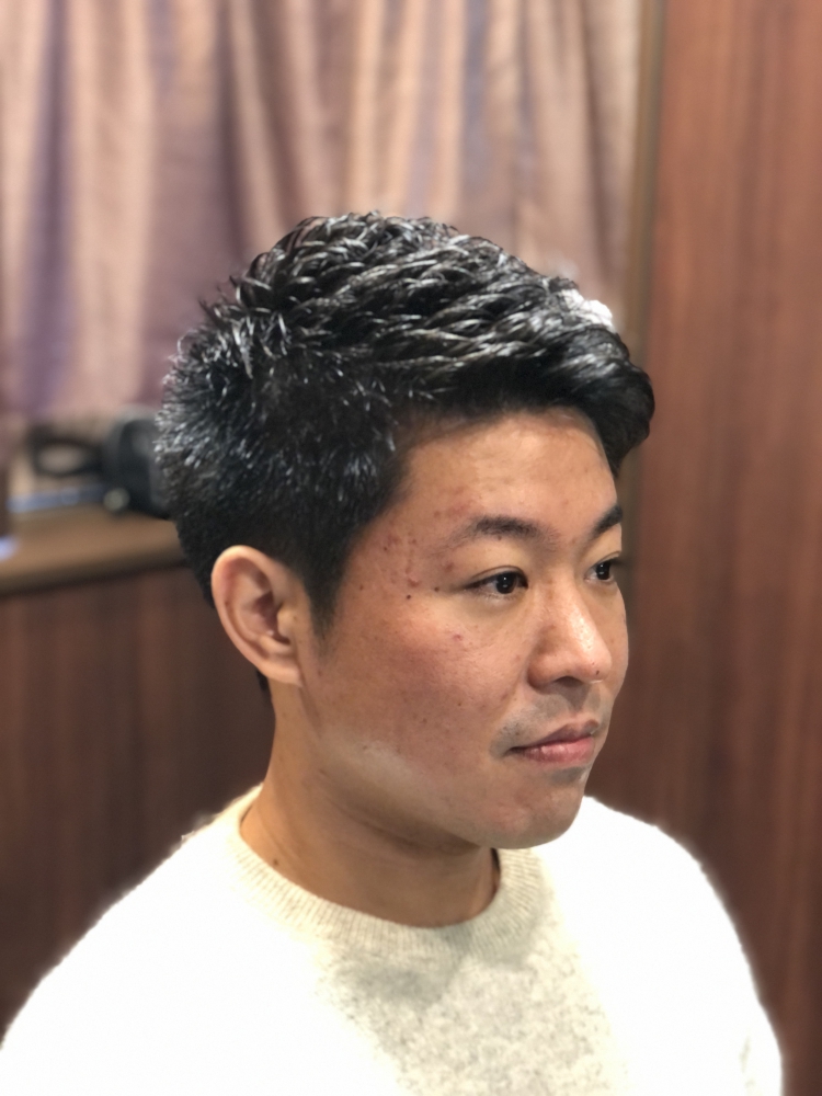 短髪でもかけられるメンズパーマスタイル ヘアカタログ 高級理容室 床屋 ヒロ銀座ヘアーサロン