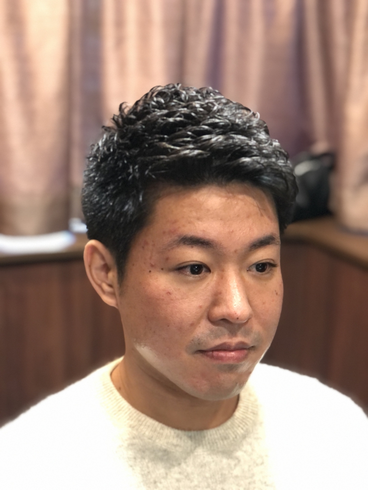 短髪でもかけられるメンズパーマスタイル ヘアカタログ 高級理容室 床屋 ヒロ銀座ヘアーサロン