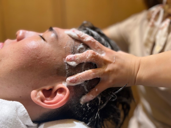 仕事脳を休めるヘッドスパ