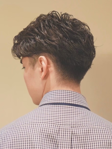 冬服に合うスッキリヘアスタイル