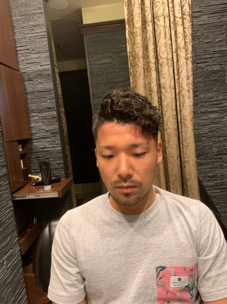 外国人風ツイストパーマ ヘアカタログ 高級理容室 床屋 ヒロ銀座ヘアーサロン