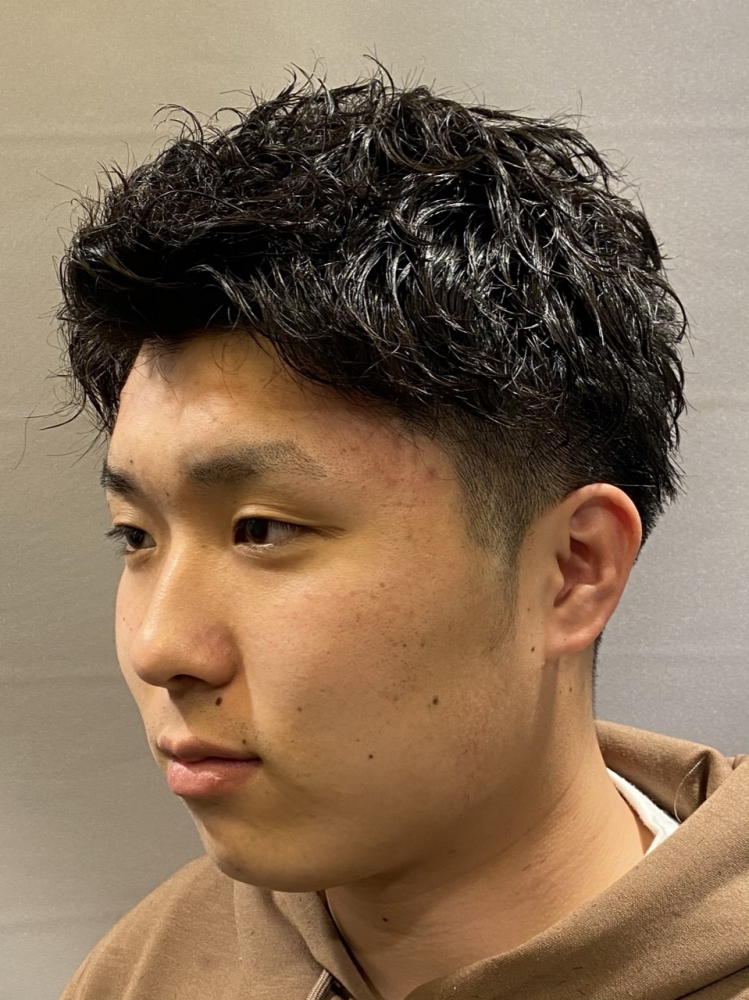 スパイラルパーマ ツーブロック 六本木 メンズカット 理容室 個室 ヘアカタログ 高級理容室 床屋 ヒロ銀座ヘアーサロン スパイラルパーマ ツーブロック 六本木 メンズカット 理容室 個室 ヘアカタログ 高級理容室 床屋 ヒロ銀座ヘアーサロン