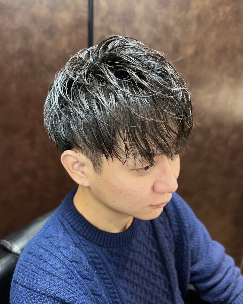 束感ツーブロックマッシュ