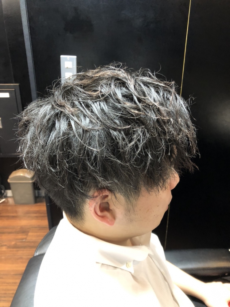 ソフトツイストスパイラルパーマ ヘアカタログ 高級理容室 床屋 ヒロ銀座ヘアーサロン