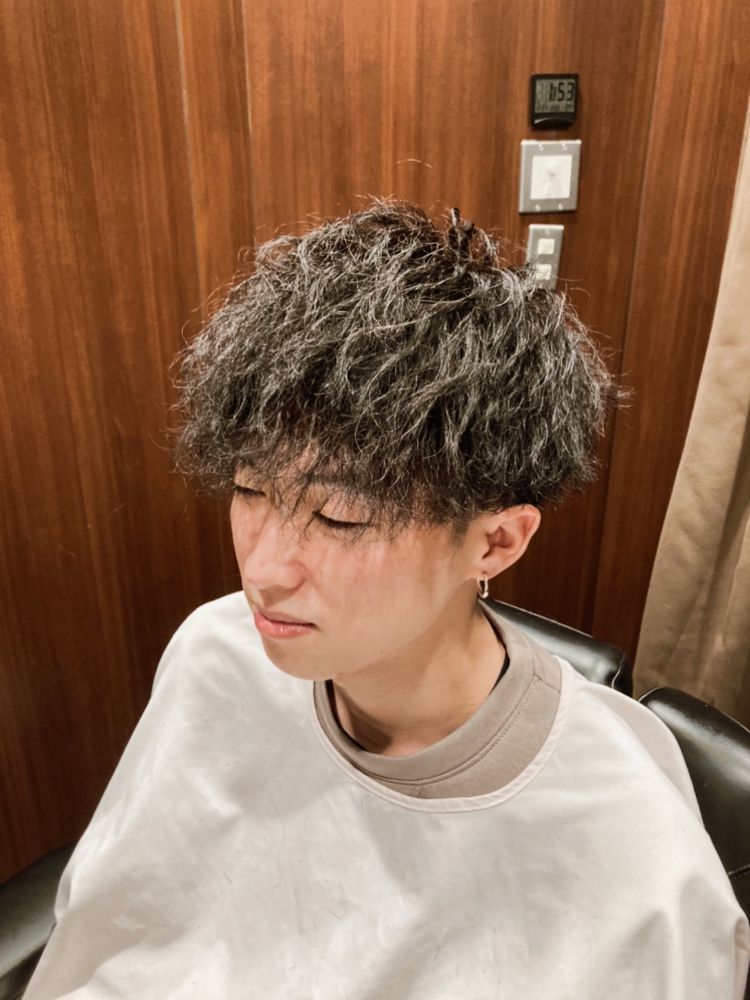 ツイストスパイラルパーマ ヘアカタログ 高級理容室 床屋 ヒロ銀座ヘアーサロン