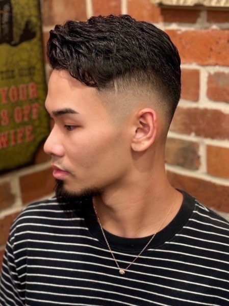 20代の格上げヘア!11月をキメる「大人なアップバング」の秘密