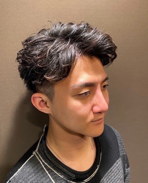 30代を磨く！冬の「波打ちパーマ」で大人の色気を