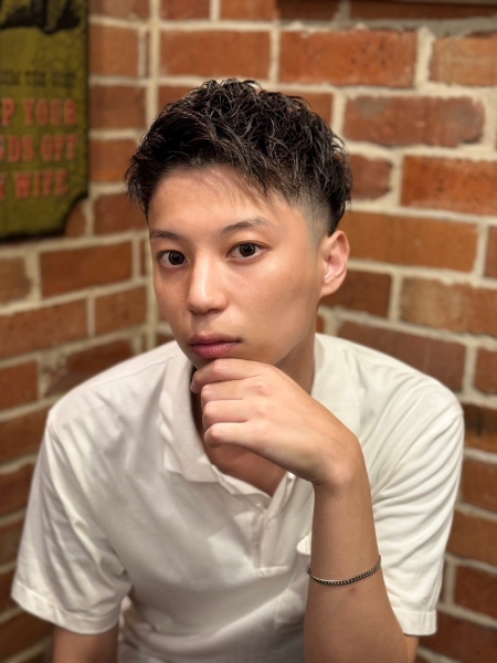 爽やかツーブロックで秋を楽しむ