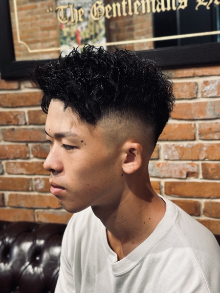 仙台/スキンフェード　アップバング