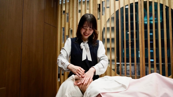 顔まわりが軽く変わる男の顔ほぐし