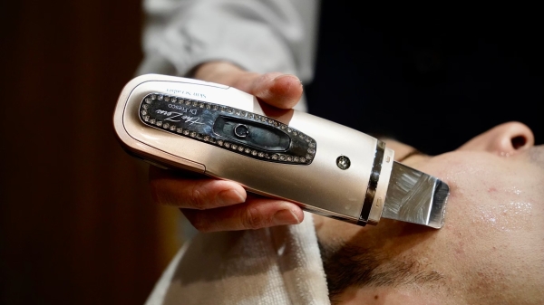 毛穴よごれを浮かせる超音波ピーリング