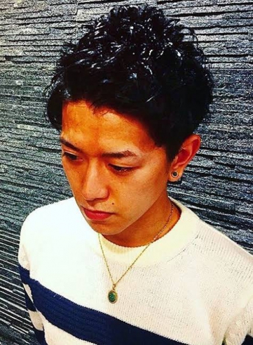 形状記憶アップバング