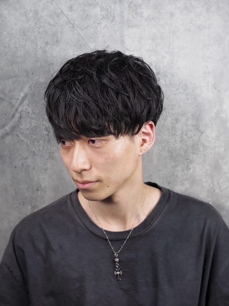 秋はメンズパーマで印象チェンジ