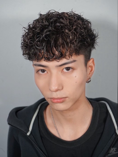 女子ウケ抜群！色気漂うスペインカールフェード💈
