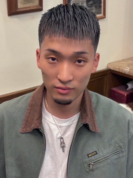 クロップ×フェードで作る男らしい理容室スタイル