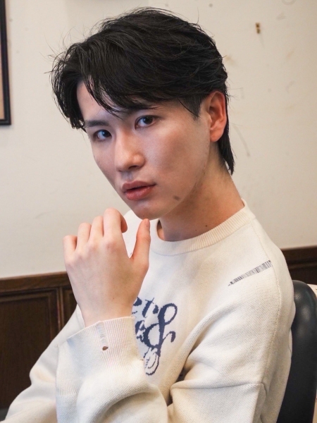 前髪を流すだけでキマる大人髪