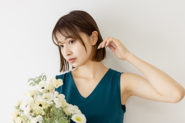 セルフ顔剃りが難しい部分を任せる