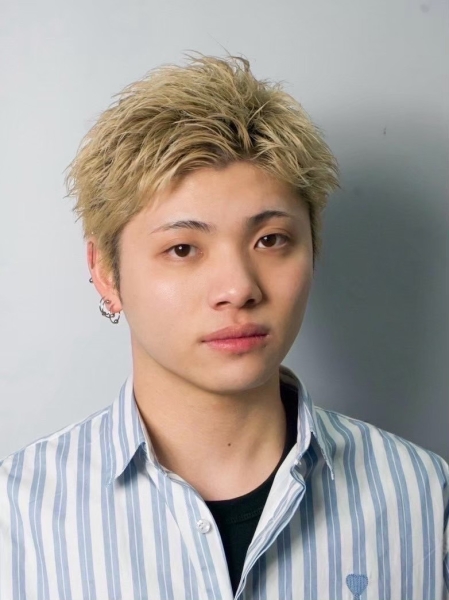 透明感が生まれる大人のハイトーンショート