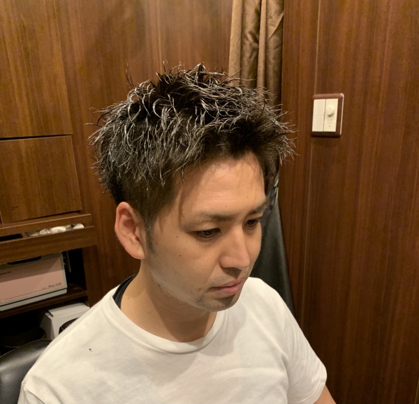 ツイストスパイラルパーマ　田町　理容室　メンズカット　床屋