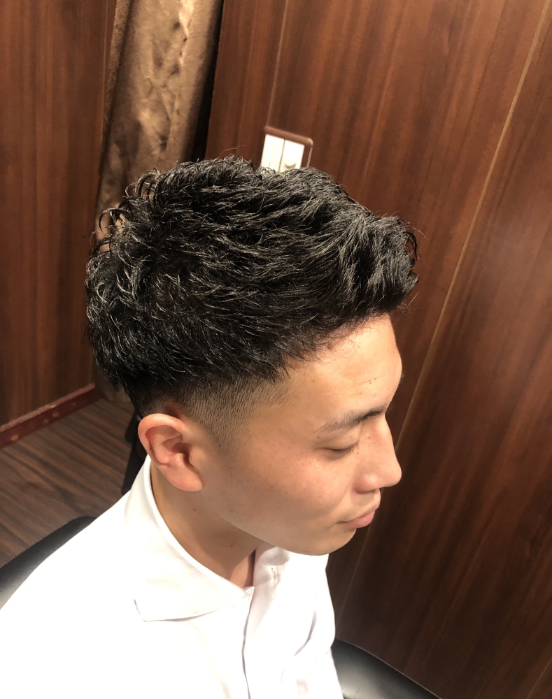 ツーブロック アイロンパーマ ヘアカタログ 高級理容室 床屋 ヒロ銀座ヘアーサロン