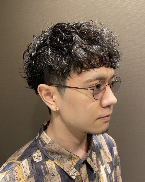 スパイラルパーマ × ツーブロックショート