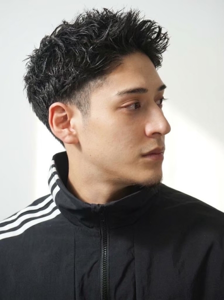 蜂（ハチ）張りを完全に抑える。メンズカット×根元矯正パーマで創る「圧倒的小顔」美シルエット
