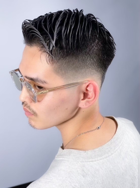 メンズヘアスタイルのことならお任せください