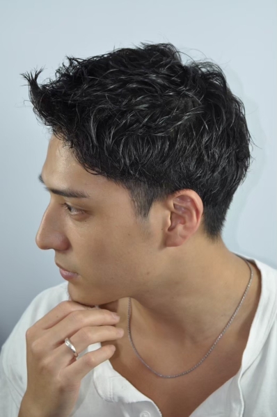 ツーブロックでつくる、すっきり好印象スタイル