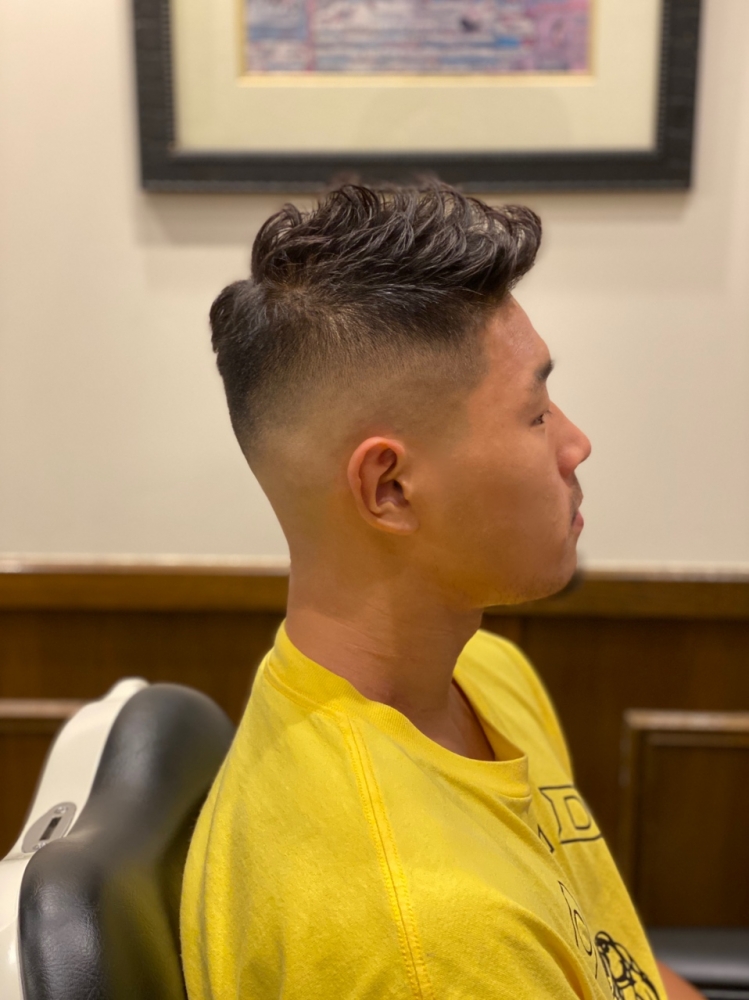 スキンフェード アイロンパーマ ヘアカタログ 高級理容室 床屋 ヒロ銀座ヘアーサロン スキンフェード アイロンパーマ ヘアカタログ 高級理容室 床屋 ヒロ銀座ヘアーサロン