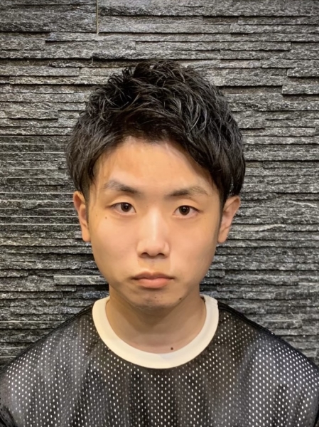 短めツーブロックスタイル