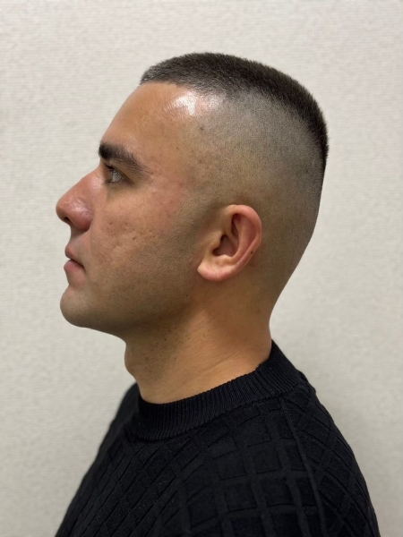 ボウズフェードでつくる“清潔感×男らしさ”の究極ショート