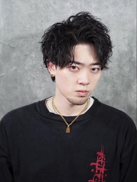 男らしさを上げる動きある束感パーマ