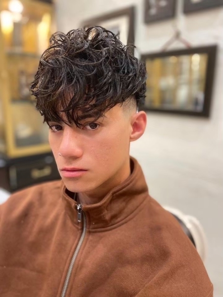 スペインカールスキンフェード