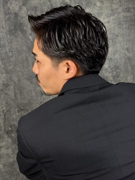 白髪は染めるべき？あえて活かすメンズヘアもあり