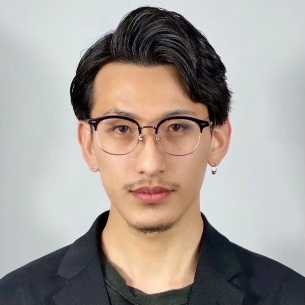 秋のメンズスタイルと眼鏡