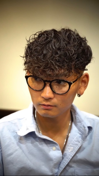 メガネに合う冬のくせ毛メンズカット