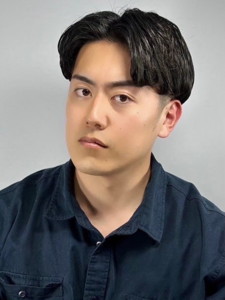 大人っぽく決まるセンターパート