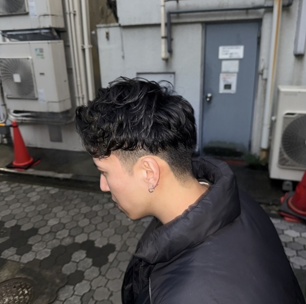 大人男子に合う冬のニュアンスパーマ」