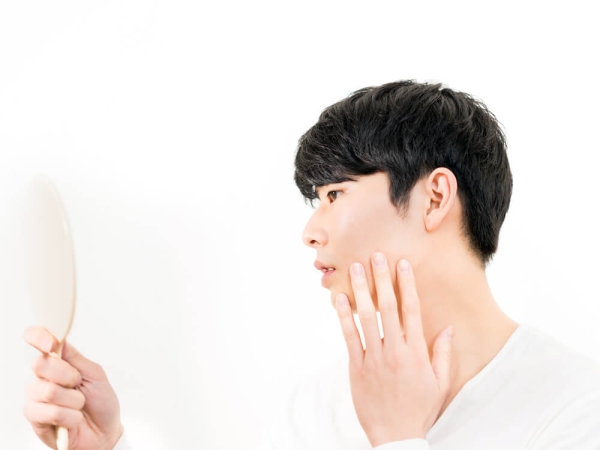 【見た目の印象は、内側から整う。デキる男の“水の飲み方”】