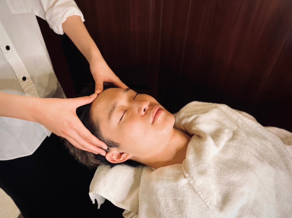 乾燥する秋冬に！癒しと保湿のオイルスパで頭皮ケア