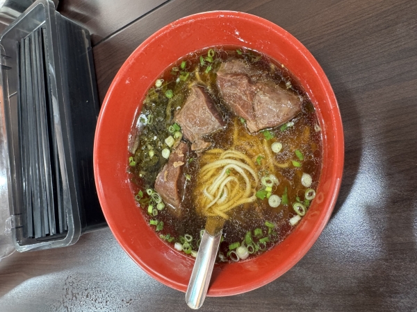 台湾で牛肉麺を食べました