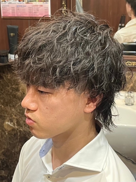 ツイストスパイラルパーマで魅せる“秋の大人ヘア”