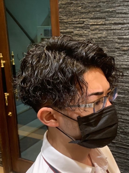スパイラルパーマで“手入れが楽な男”に