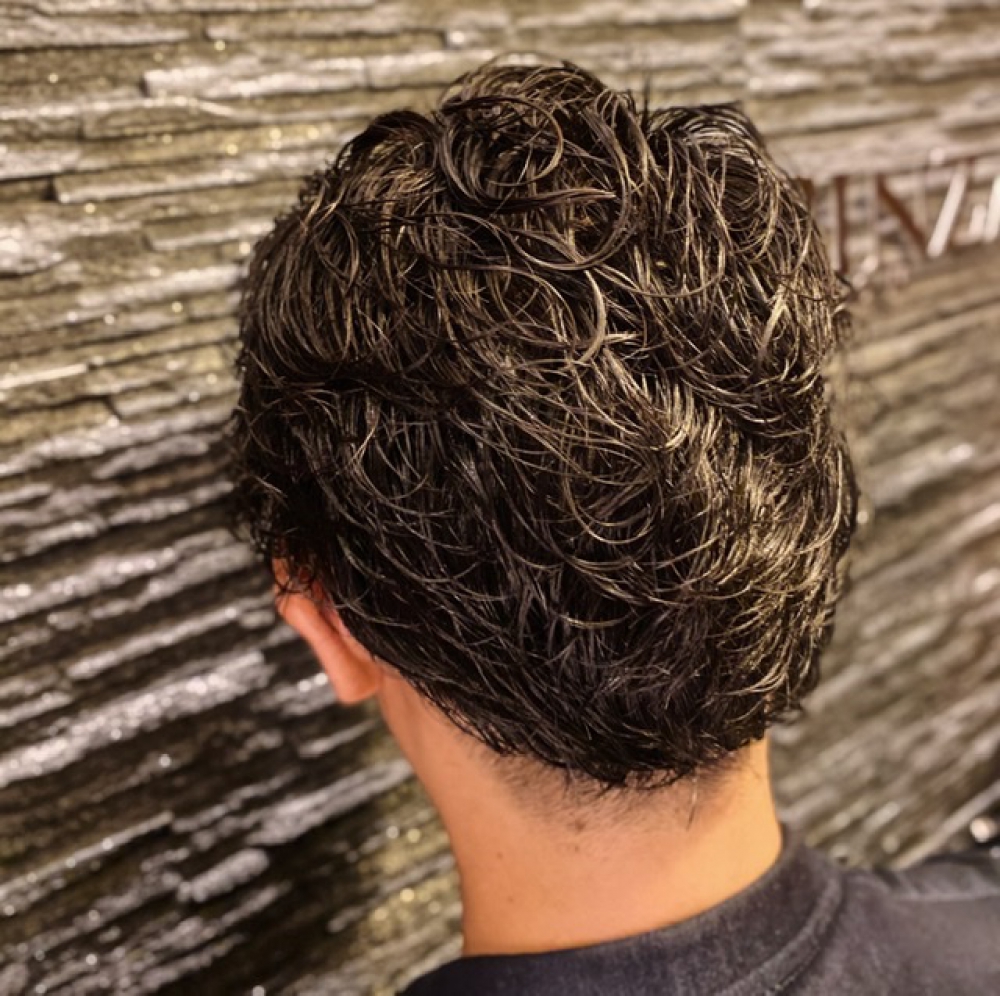 清潔感抜群！メリハリパーマスタイル｜ヘアカタログ｜高級理容室 床屋 ヒロ銀座ヘアーサロン